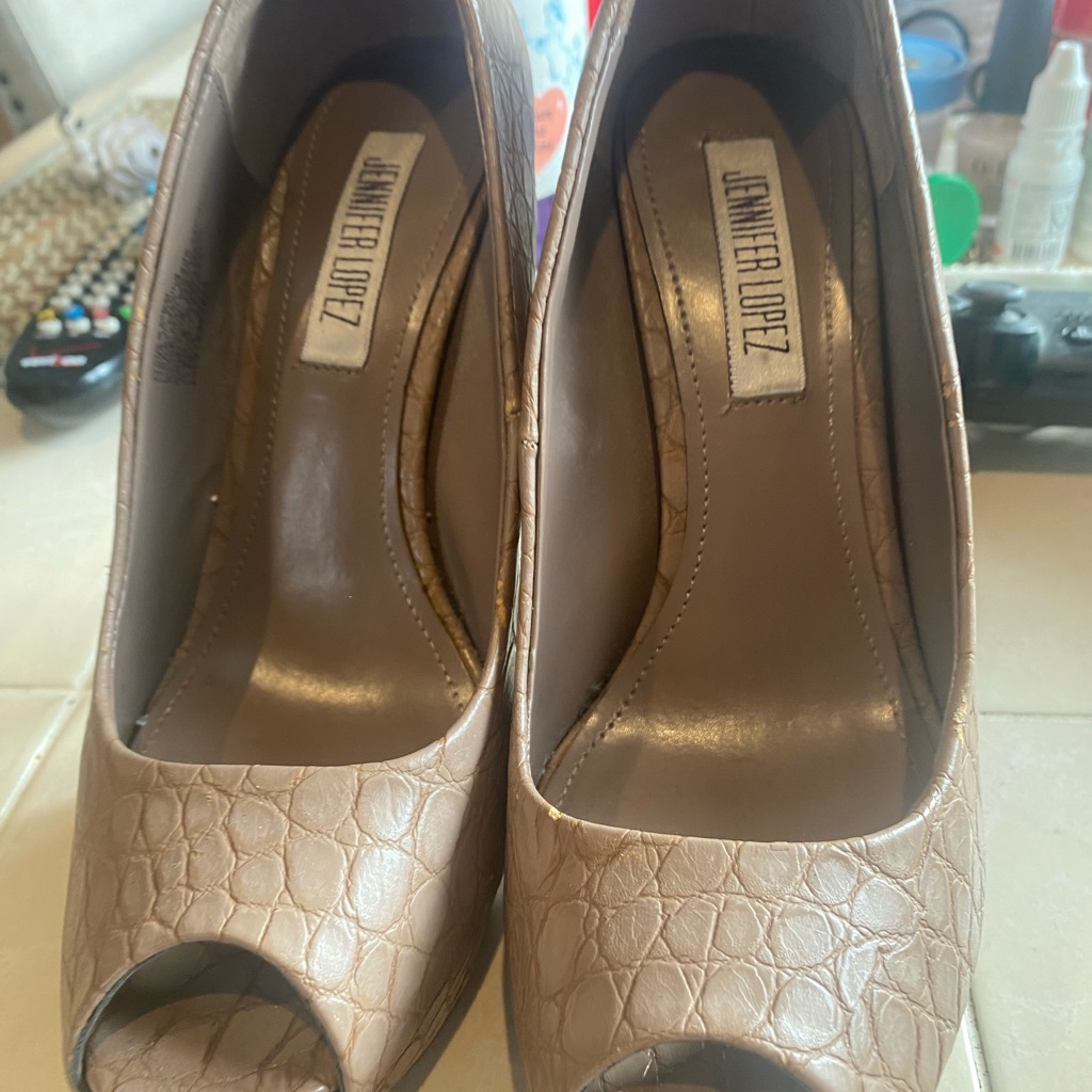 Jennifer Lopez Tan Heels